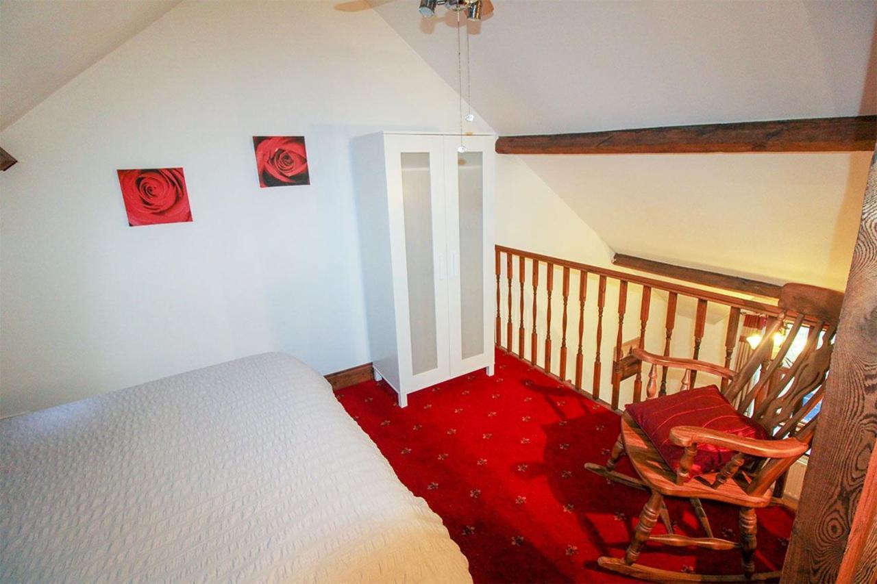 The Drapery, Holiday home *